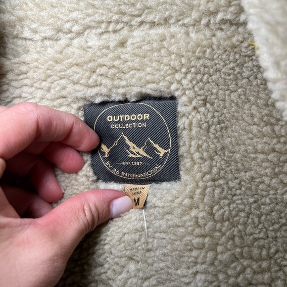 Altar'd State Beige Floral Sherpa Vest - Picture 2 of 8